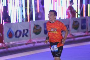 BIB: 4245
                            <button type="button" onclick="openModal(23180795)" class="btn btn-primary btn-sm float-right btn-popup" data-toggle="modal" data-target=".modal-high-quality">
                        <i class="fas fa-shopping-cart"></i> Add to Cart
                    </button>
                                            <button type="button" onclick="isThisMe(23180795, true)" class="btn btn-success btn-sm float-right btn-popup btn-isme hidden" data-toggle="tooltip" data-placement="bottom" title="นี่คือรูปของคุณใช่ไหม คลิกที่นี่เพื่อเอาเข้าอัลบั้ม">
                        <i class="fas fa-plus"></i> Add to album
                    </button>
                    <button type="button" onclick="isThisMe(23180795, false)" class="btn btn-warning btn-sm float-right btn-popup btn-isnotme hidden">
                        <i class="fas fa-ban"></i> Remove from album
                    </button>